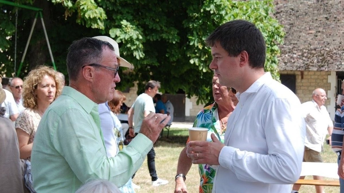 T_Houssin's tweet photo. 🇫🇷 Merci aux 150 participants de mon barbecue patriote !

Beaucoup d'échanges sur des sujets très divers dans une ambiance conviviale, dans un cadre superbe et sous un beau soleil.

Très belle journée qui n'aurait pas été possible sans l'aide des bénévoles ! Merci ! https://t.co/SbBXWDq02M