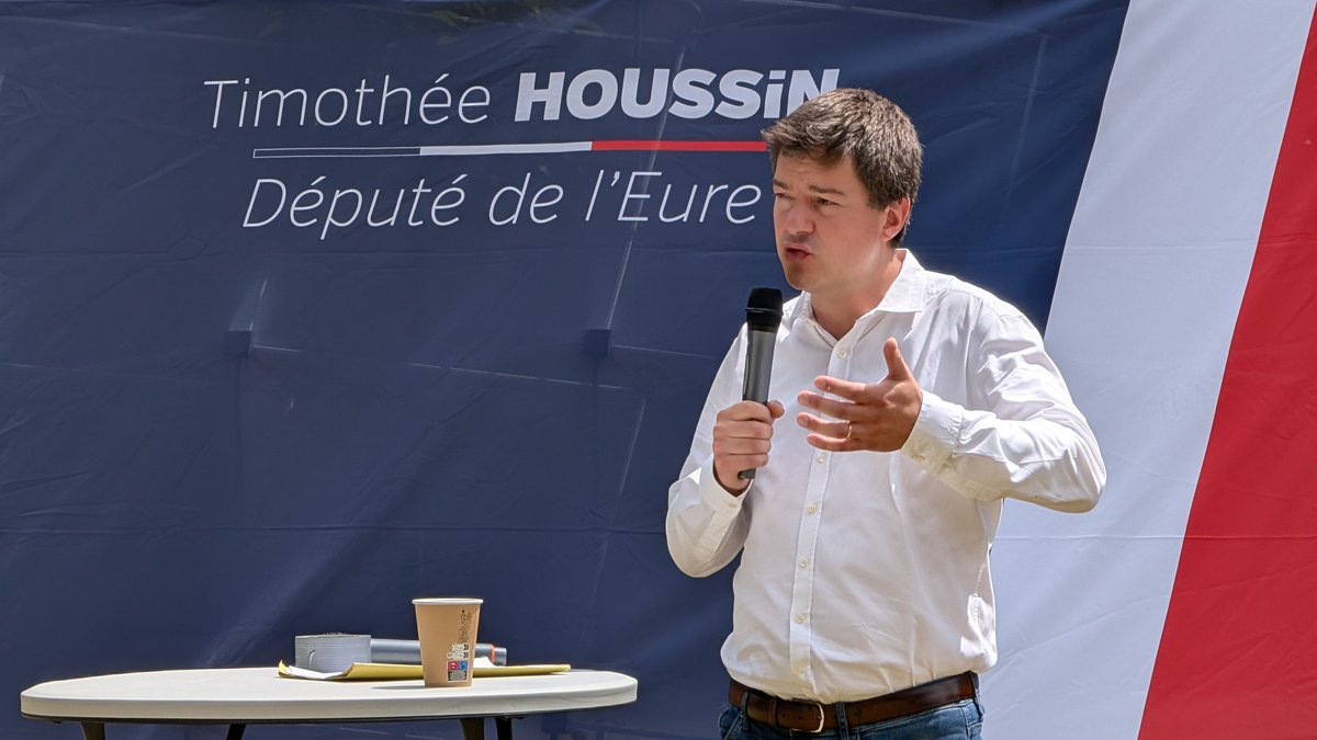 T_Houssin's tweet photo. 🇫🇷 Merci aux 150 participants de mon barbecue patriote !

Beaucoup d'échanges sur des sujets très divers dans une ambiance conviviale, dans un cadre superbe et sous un beau soleil.

Très belle journée qui n'aurait pas été possible sans l'aide des bénévoles ! Merci ! https://t.co/SbBXWDq02M
