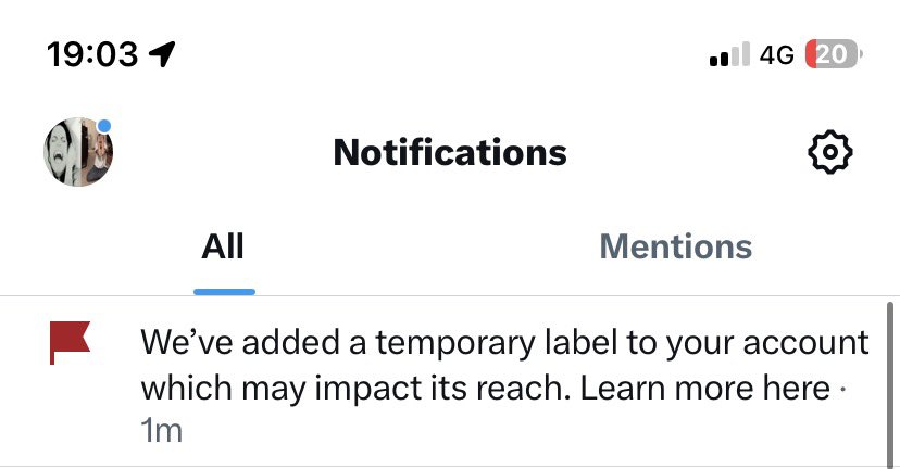 evilapplehead's tweet photo. elon genuinely let me know if it’s because im black becaude the shade is shading https://t.co/3C9yfPPWrs