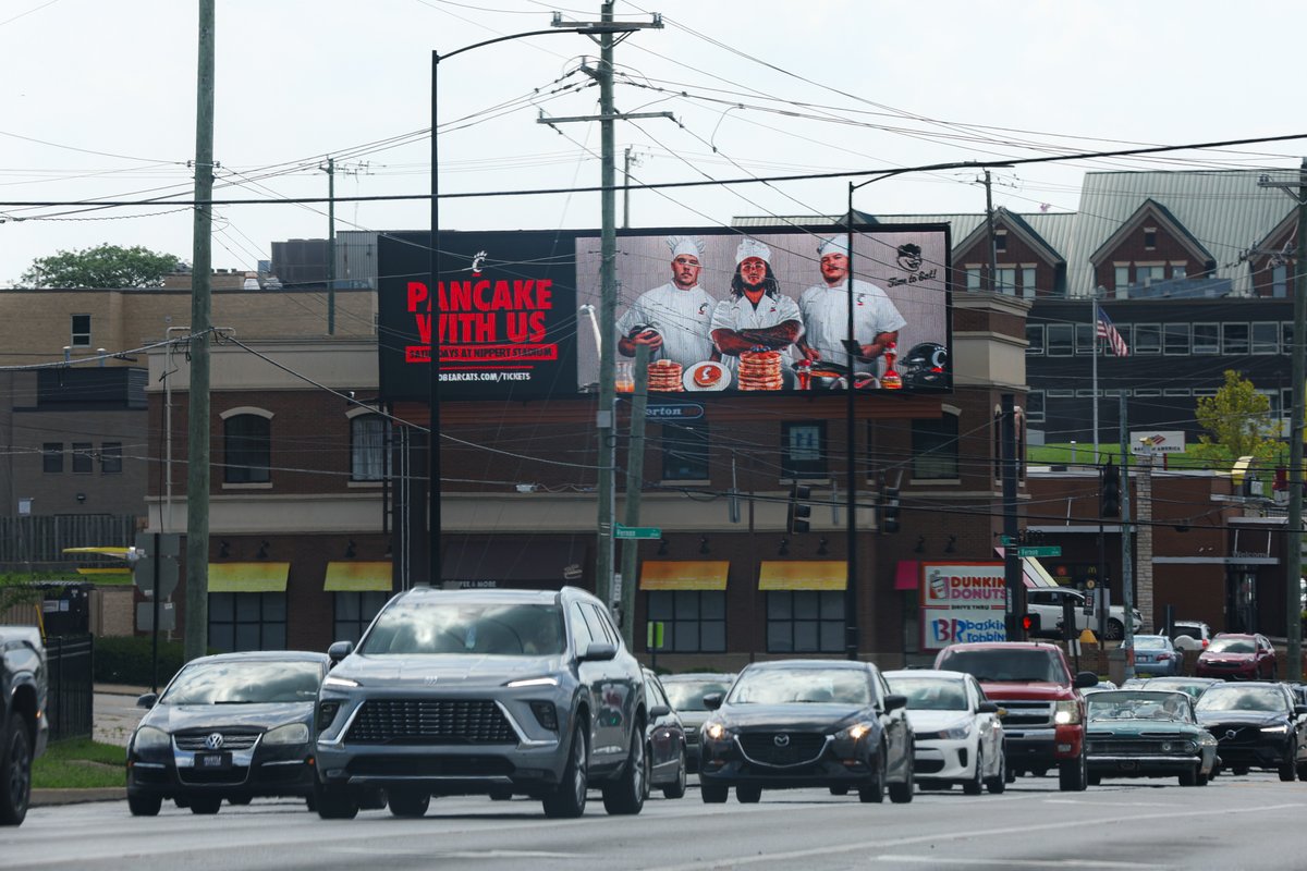 GoBearcatsFB's tweet photo. Taking over the 513 🥞

https://t.co/qEKParqjae https://t.co/jKH29Kg4B9