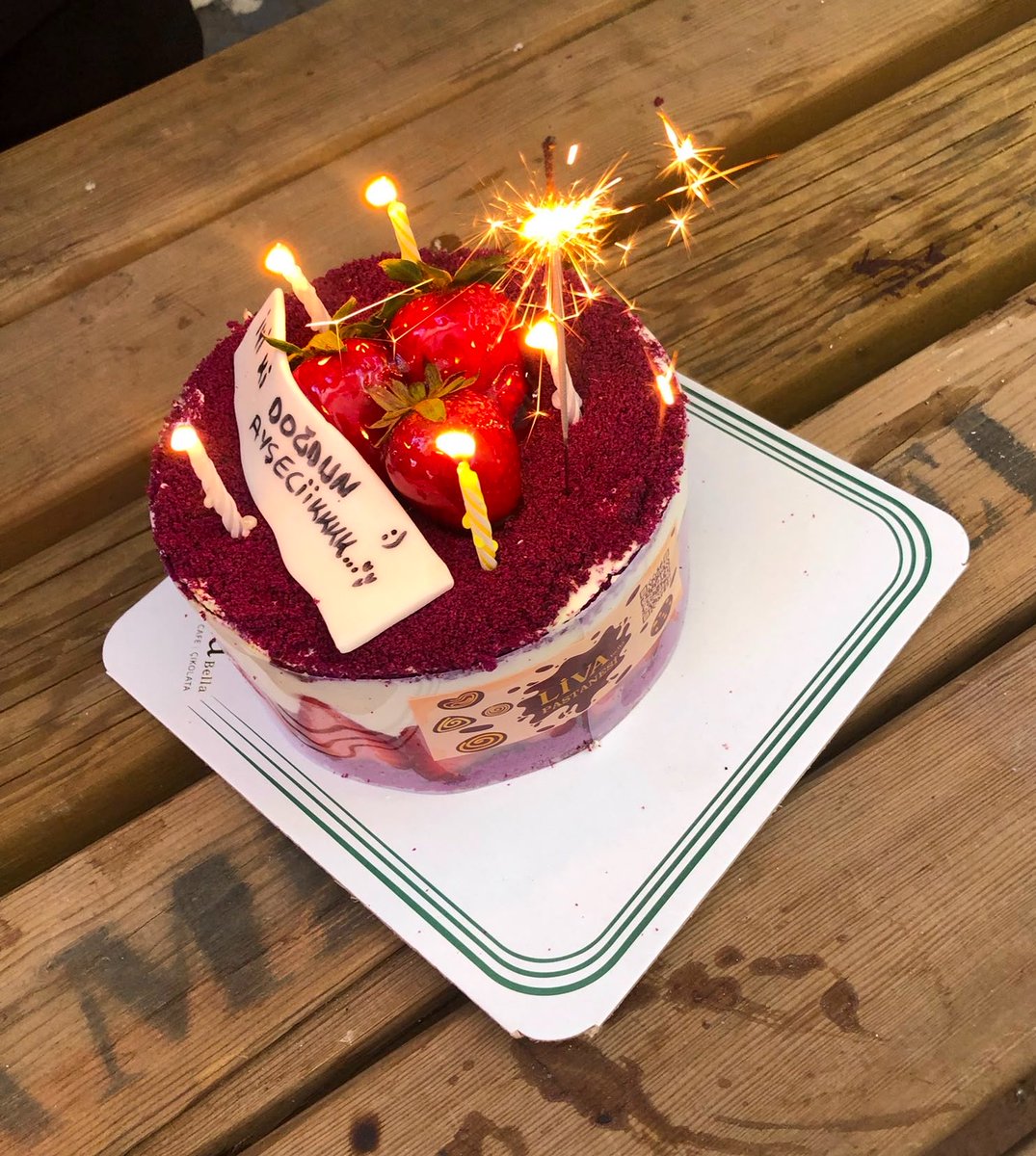 _ayse0_'s tweet photo. 🎂🌸               🌸🎂
             2️⃣4️⃣ https://t.co/snegpizEo7