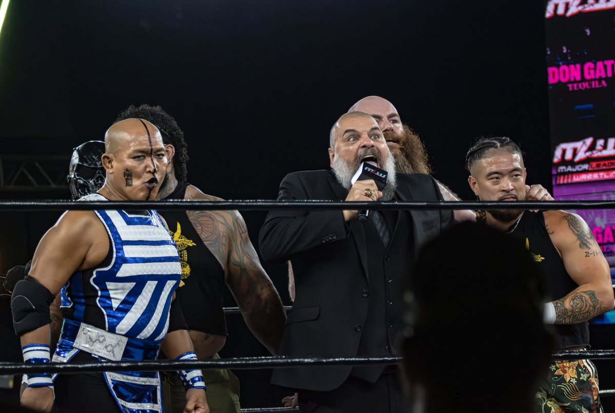 wackelvaney's tweet photo. Pictured: me and the boys when the karaoke DJ finally calls us up to sing "Sweet Caroline" https://t.co/Yq7nZvZNny