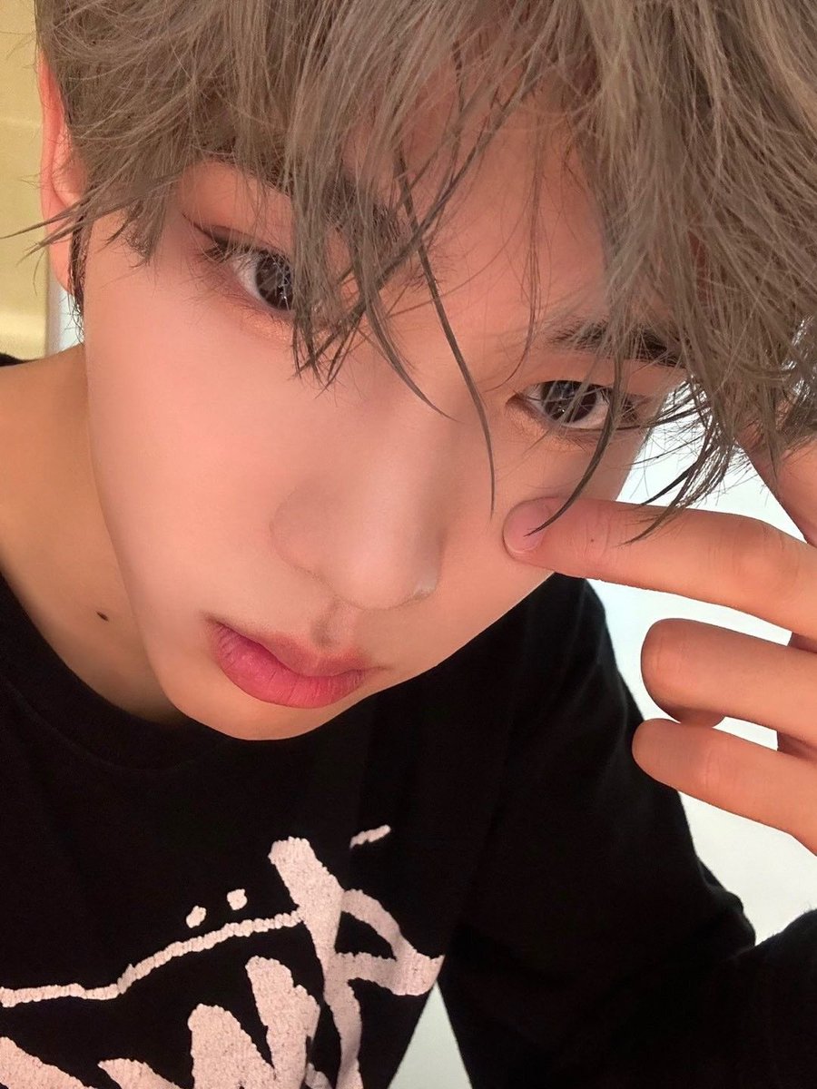 ihrtchael_'s tweet photo. he is so pretty aaaa 🥺🥺 miss this colour on him <3 junyeop is the most handsome 🥰

#카엘 #Chael #루네이트 #LUN8 https://t.co/W9i6xcTSGb