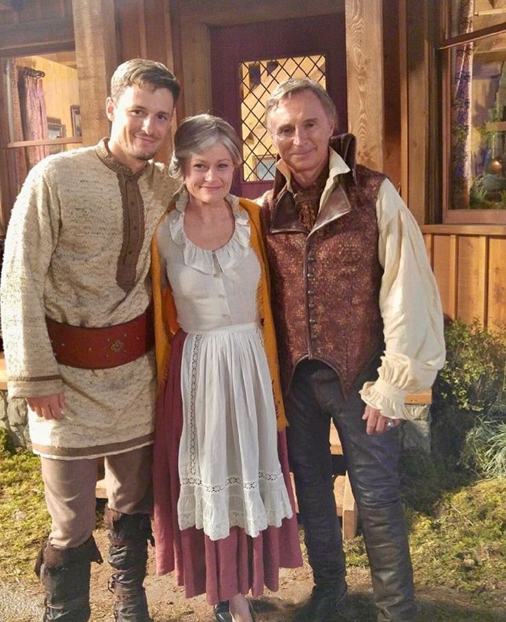 HanleyouatSam's tweet photo. Family 
#Ouat https://t.co/G7GxySGnFm