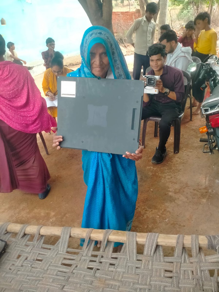 CKPFoundation's tweet photo. Today, our Mobile Medical Unit (MMU) visited Gangayach, Barkunwa and Thara villages in Ishanagar Block, Chhatarpur, MP, for TB screening and awareness. A total of 120 individuals were screened, promoting early detection, timely treatment, and better access to rural healthcare. https://t.co/6RdQGnzypw
