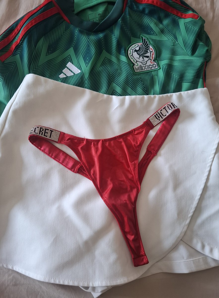 negra_garza's tweet photo. Hoy toca tricolor... 
Preparndo todo para la tarde. 
#VamosMexico https://t.co/JfleYOF5tp