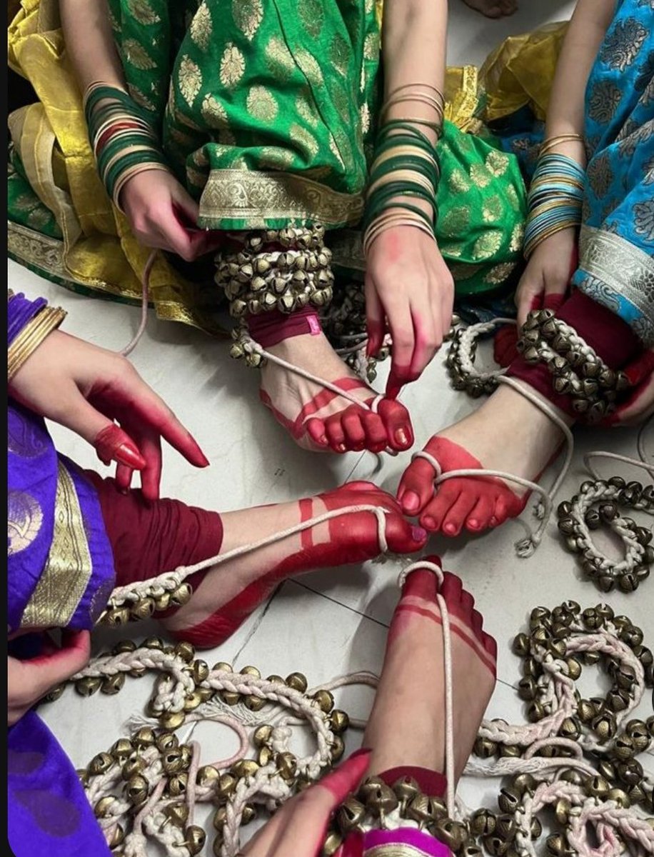 Shuchiii141979's tweet photo. Another unreal cultural theft.
This is a Portugese brand named parfois basically sells northern inspired Portugese jwellery literally renamed our "ghughroos" which indian classical dancers used to wear it from 1000 of yrs. These ppl never came out of colonial mindset. https://t.co/EeVA38xrgU