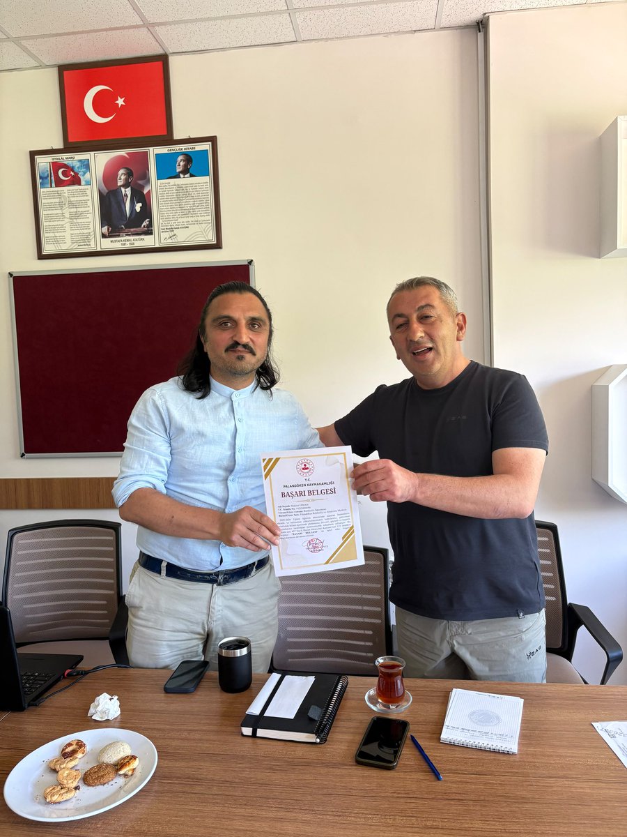 PalandokenRam's tweet photo. Merkez Komisyon toplantısı kurumumuzda yapılıp,gündem maddeleri görüşülmüştür.
Özverili çalışmalarından dolayı Merkez Müdürü Tuncay SAĞSÖZ tarafından kurum 
M.Yard İzzet ER, RPDH Blm Başkanı Muhsin ERHAN ve Özel Eğt Blm Başk Emrullah YILMAZ’a Başarı Belgeleri takdim edilmiştir.🥀 https://t.co/Wn7K4UhCMS
