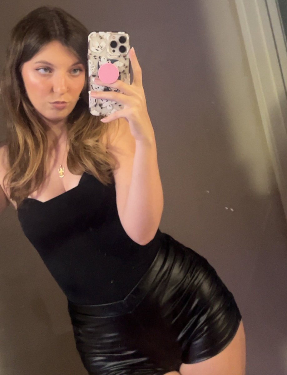 DestinySnipezzz's tweet photo. Gamers are cute 😘 https://t.co/VDhp3Hfb64