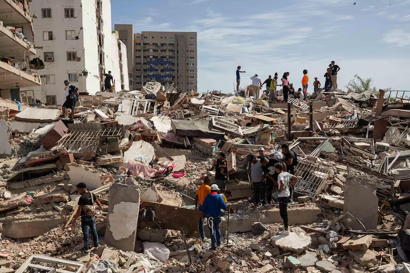 TTendenciaX's tweet photo. "Donaciones":
Porque informan que Lionel Messi donó 5 millones de dólares y envió tres aviones privados llenos de varios suministros médicos a las víctimas del terremoto en Venezuela. https://t.co/zWCgfen1NZ