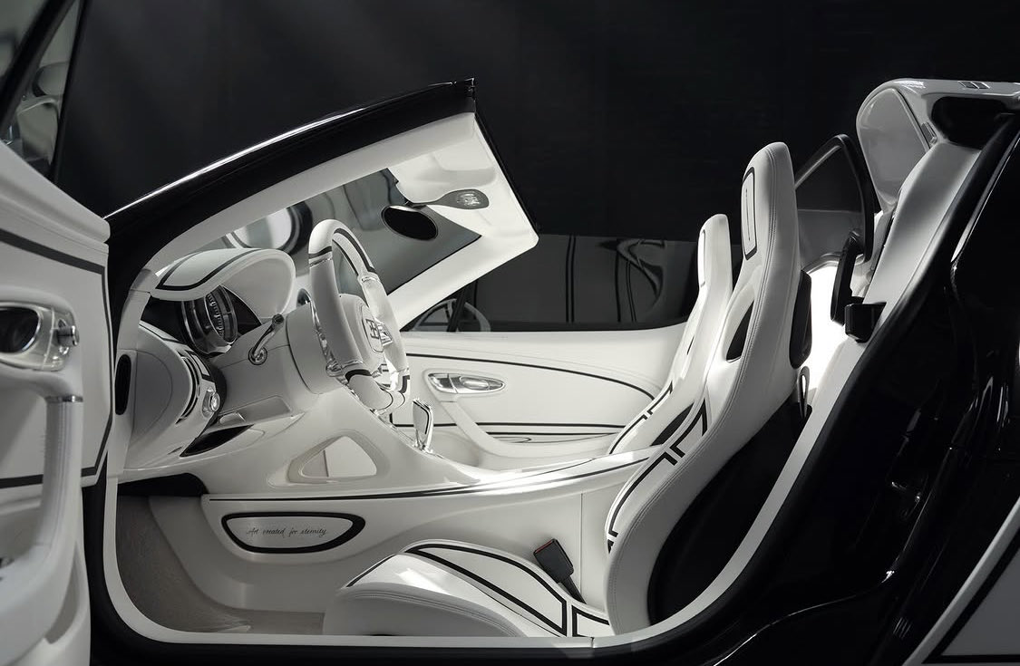 911addict_'s tweet photo. Bugatti W16 Mistral « Blanc éternel » 🇫🇷 

En collaboration avec la manufacture royale de Berlin qui perpétue l’héritage de leur précédente création avec la Veyron L’or Blanc

Un one-off avec une peinture réalisée entièrement à la main et des inserts en porcelaine fait main également sur l’ensemble de la carrosserie et de l’intérieur. Une œuvre d’art