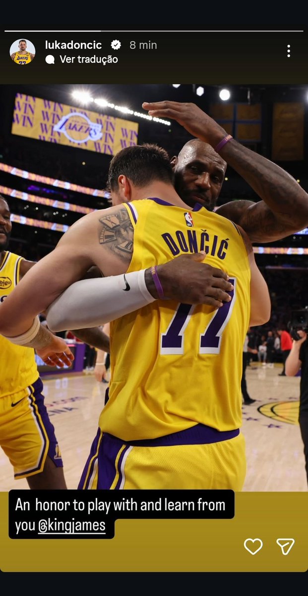 NBAdoPovo's tweet photo. Luka Doncic se despedindo de LeBron James nos Stories

"Foi uma honra jogar e aprender com você" https://t.co/vTiY9kJ46e