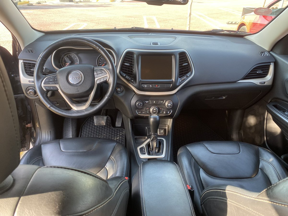 caroutlet_mx's tweet photo. Jeep Cherokee Limited 2015 
Factura origen 
Todo pagado 
Verificado 
1 solo dueño 

183 mil https://t.co/Z35MGnNvSZ