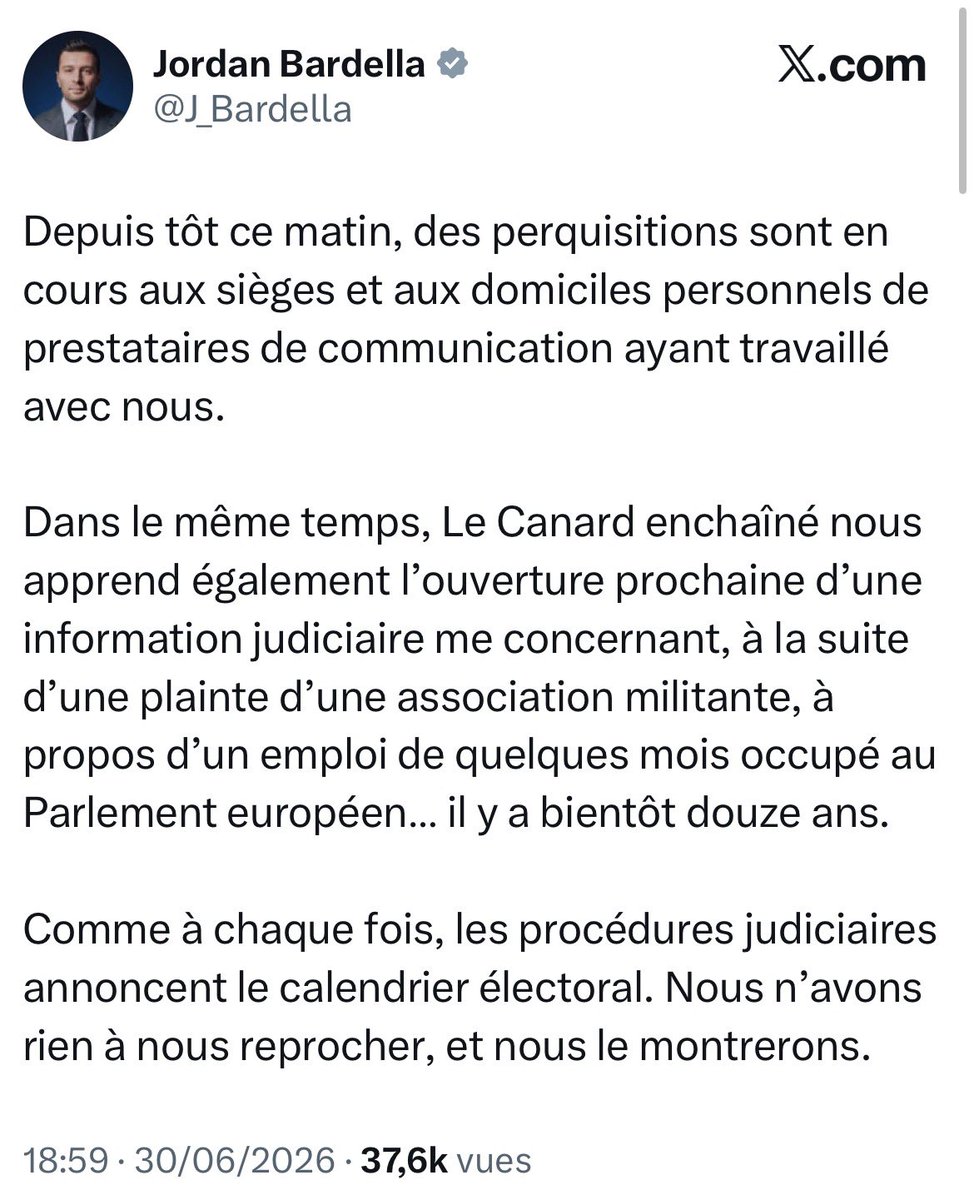 realmarcel1's tweet photo. Fallait pas voler l’argent ! https://t.co/BDrYgDjGyX