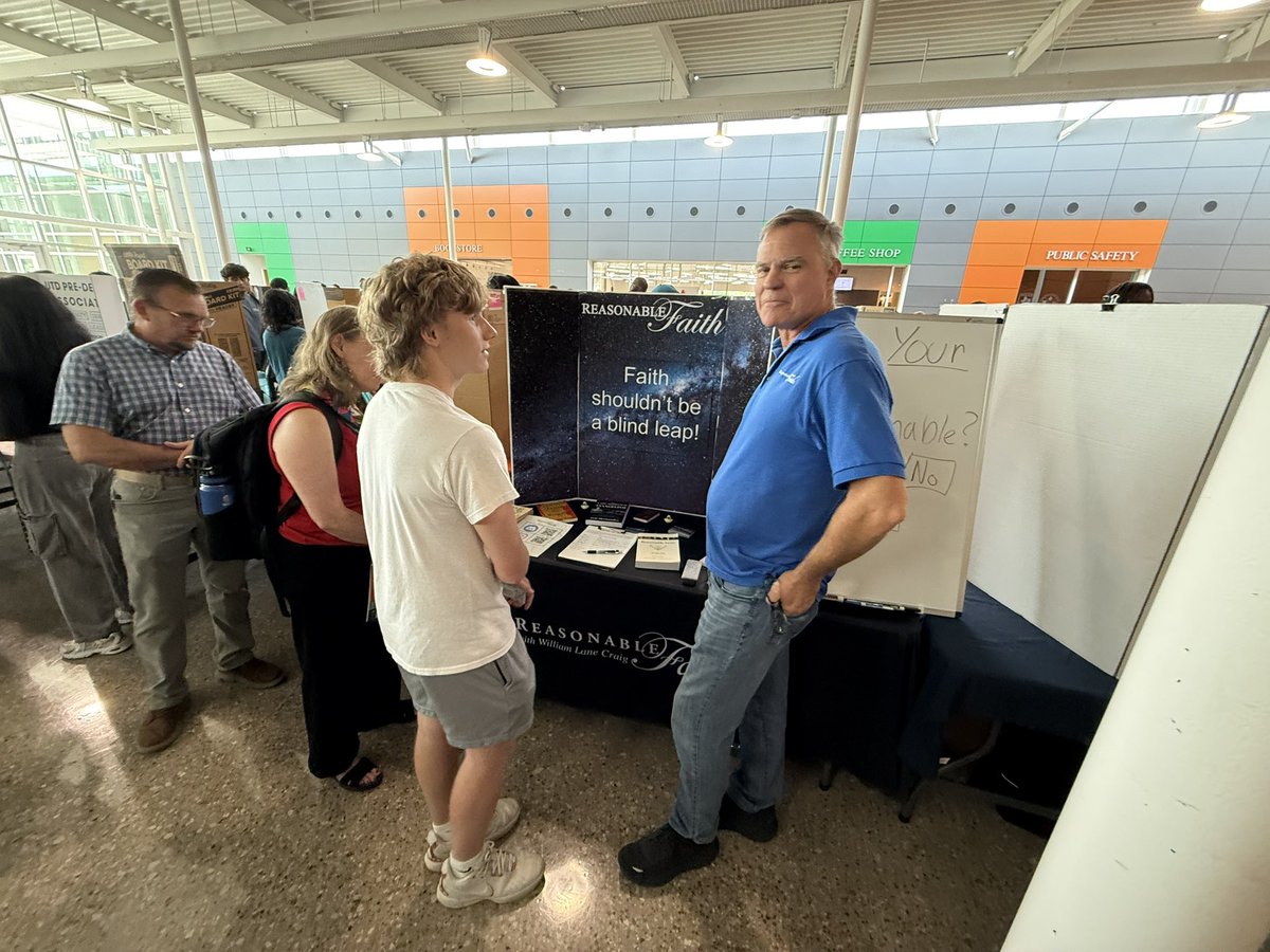 EHM_Apologetics's tweet photo. I had a blast partnering with the Reasonable Faith group and white boarding at UT Dallas. We got to engage and share the Gospel with Muslims, agnostics, and Hindus! #apologetics #evangelism #plantseedsNpullweeds https://t.co/j3ACgar77d