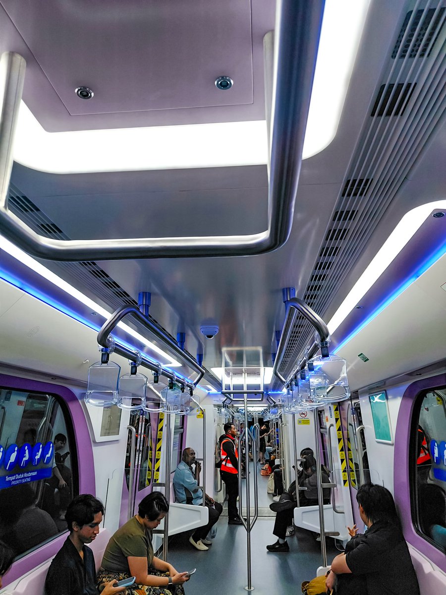 anuar_faez14's tweet photo. First Day naik LRT3 Laluan Shah Alam https://t.co/KfoZVBTFw3