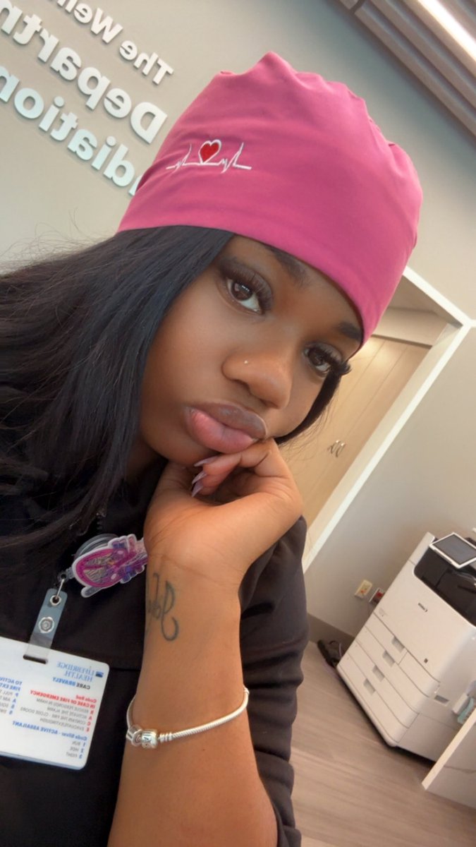 Laaayyy_'s tweet photo. Cutie on duty. https://t.co/l7ZWb6E9Di