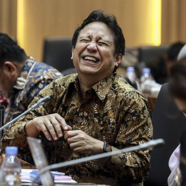 indepenSumatera's tweet photo. Menkes bicara: "Lebih banyak TNI-Polri mati karna stroke, diabetes,jantung dibandingkan ketembak dan tertusuk di lapangan. Percaya sama saya" https://t.co/wkQpSTFZKk