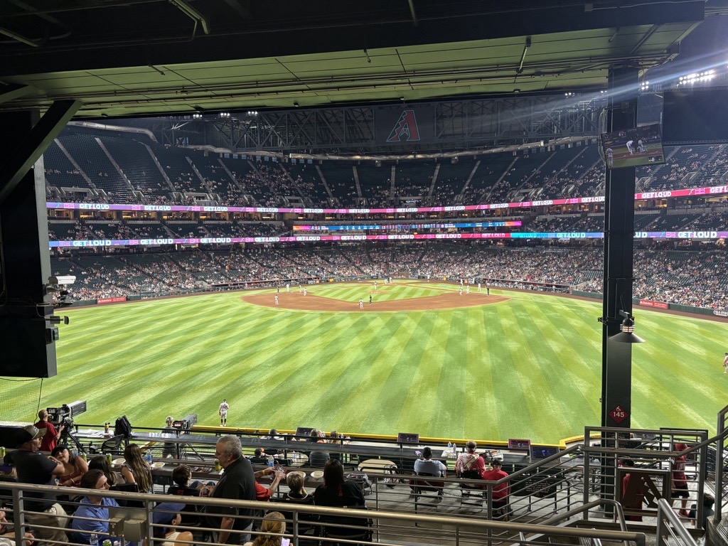 MicroAge's tweet photo. Play ball! ⚾️ We had such a great night at Chase Field cheering on the Diamondbacks, always fun to spend time together outside the office. 

A big thank you to @TDSYNNEX_NA and @DellTech for making it happen!

#TeamMicroAge #ITPartnerships #Diamondbacks #ChaseField https://t.co/NPs7ae6c6N