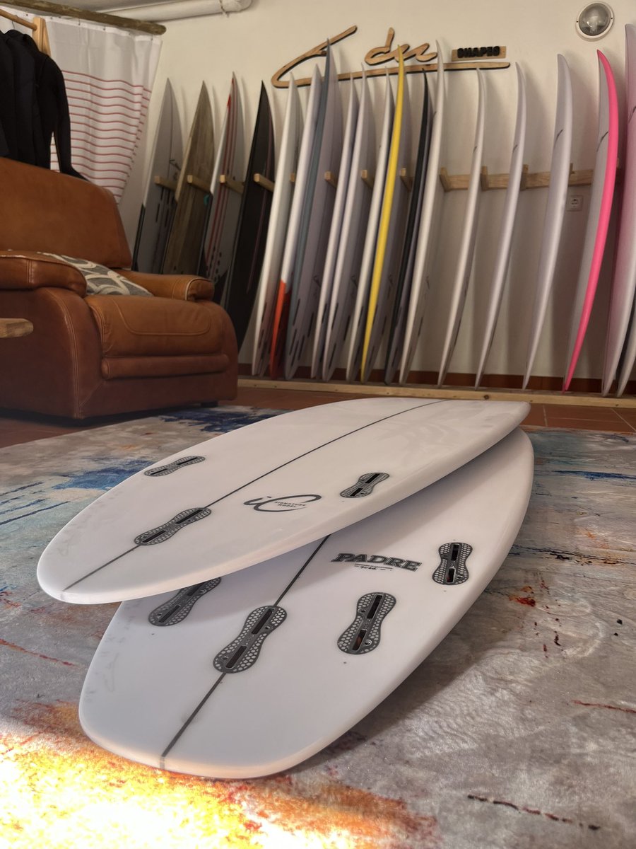 eduarcia18's tweet photo. A batch of surfboards for a old young man 😈🤘
iC - 5’9 x 18 1/2 x 2 3/8 - 26,5L
Padre quad S - 5’8 x 18 3/4 x 2 3/8 - 26,7L
#edushapes #surfboards #surf #fromsurferstosurfers #portugal https://t.co/IJcIq8gxQz