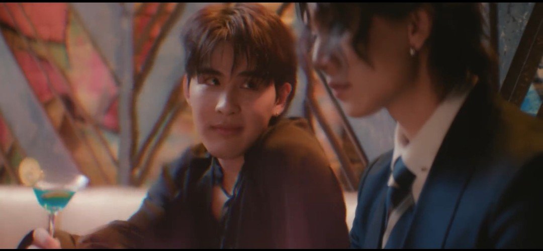 AkrgFullMoon's tweet photo. #KNOTTheSeries⛓️❤️🩹 #BoatOat
#KNOTseriesEP1| #Nakkun un AlfaPure que tiene una rutina implacable es azotado por un aroma diferente, #Patsa un joven que no sabe que es un OmegaPure,un☕️ entregado desata el frenesí de su búsqueda, al salvarlo y olerlo, fuera de sí es marcarlo. https://t.co/uv1APTcTKm