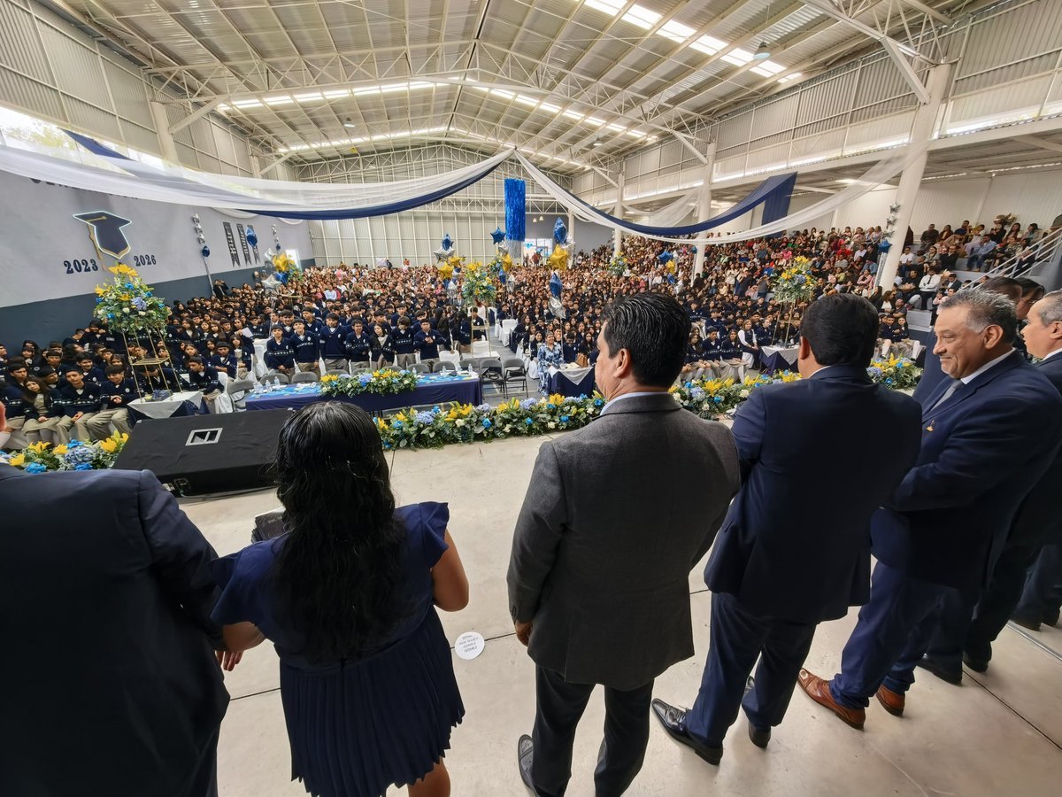snte_24's tweet photo. 🎓 El Prof. Francisco Ramírez Labra, Srio. Gral.  Méndez Salas, Representante del CEN del SNTE, acompañaron la clausura del ciclo escolar 2025-2026 de la Sec. Gral. "Mariano Matamoros", en Santa Rosa Jáuregui, Qro.

#SNTE #Sección24 https://t.co/vk8idGnRB5