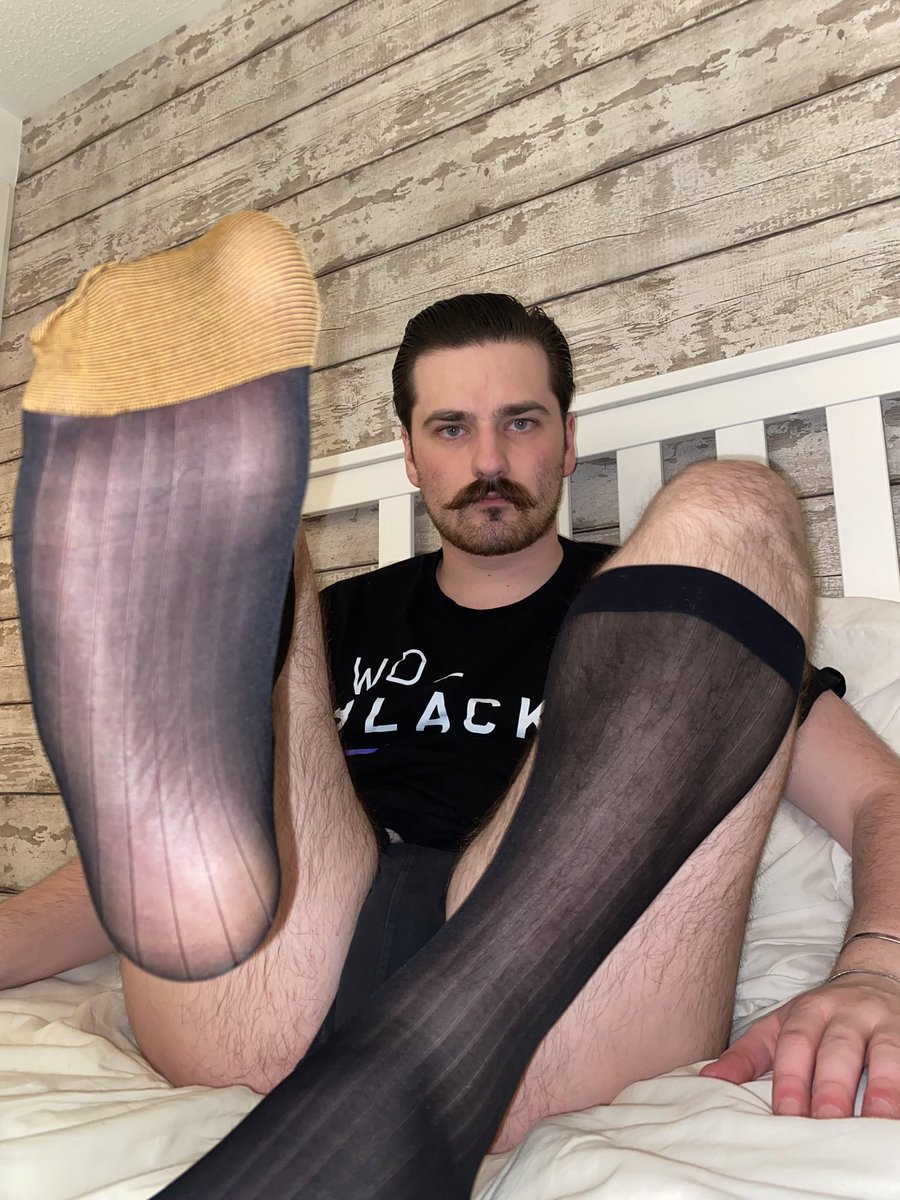 footbaesd's tweet photo. Do you like my sheer socks? 👨🏻 https://t.co/jnYj06oQrh