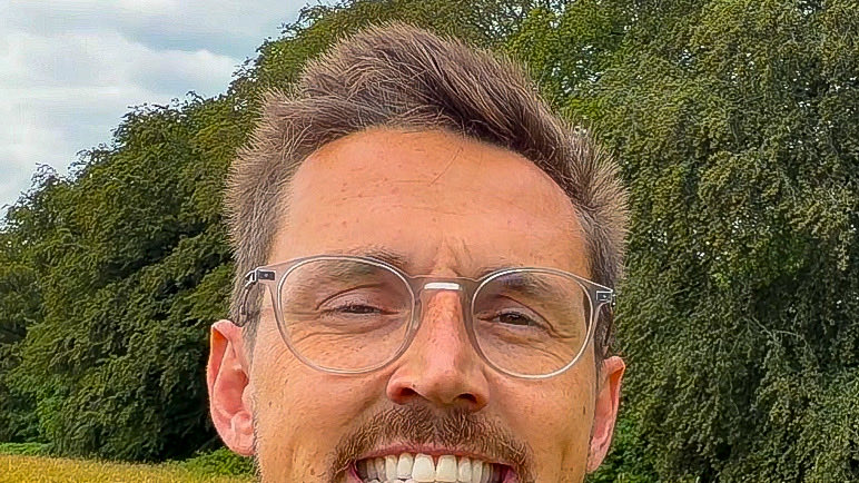 Tom tweet media