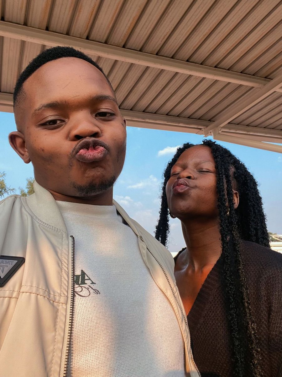 KagisoTheFirst's tweet photo. June 🍃👌 https://t.co/b7xr5dNYDe