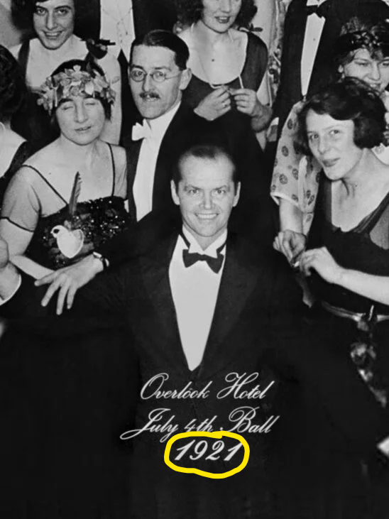 m1lleer's tweet photo. No way this is a coincidence, right? The Shining is my favorite horror movie of all time, so personally this would be the craziest chapter! @DeadbyDaylight #deadbydaylight #dbd #theblackbanquet #theshining #theballroom #theoverlookhotel https://t.co/AqyxmrxQWT