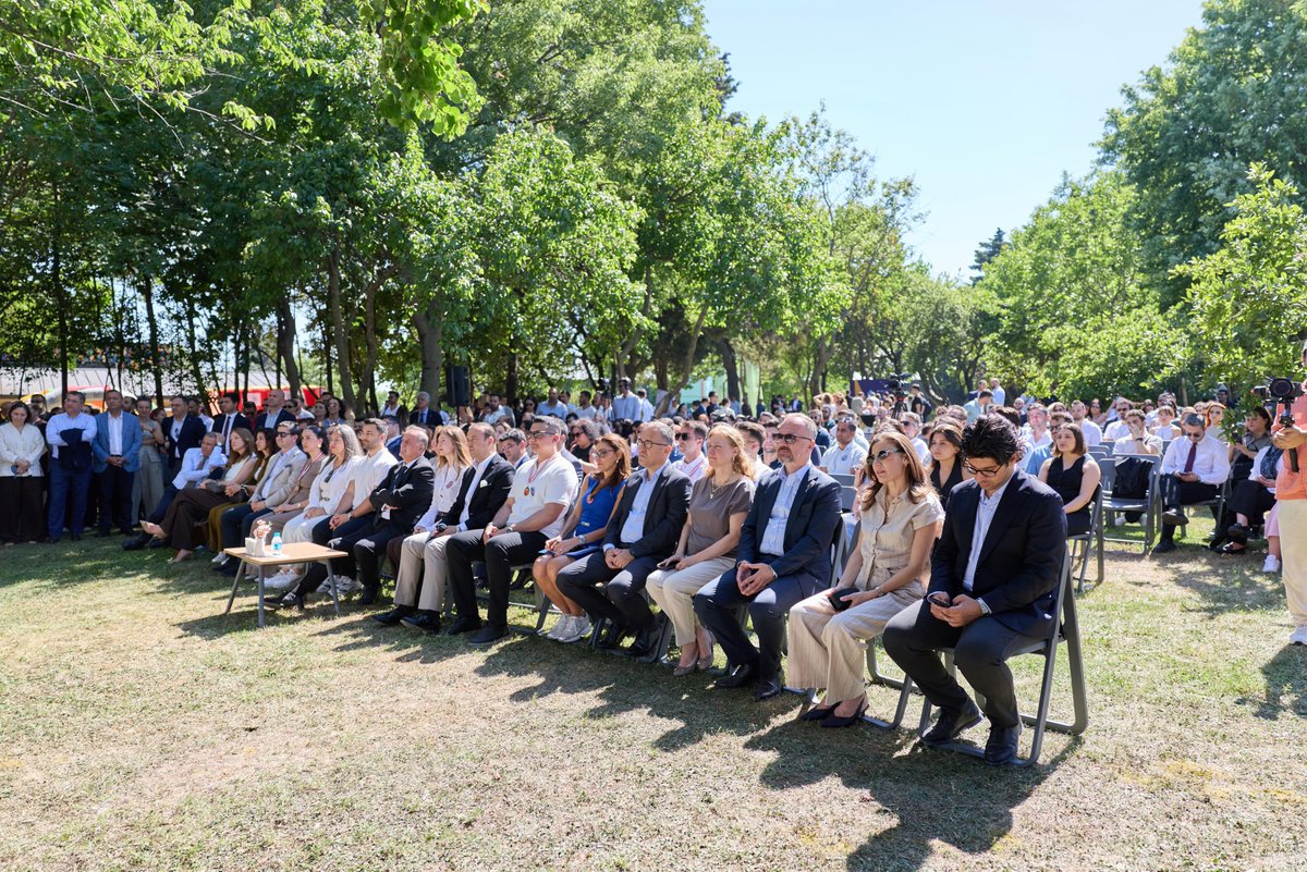 Banuoksun's tweet photo. İBB Genç Yetenek Gelişim Programımızın 6. ve 7. dönem mezuniyet töreninde; İBB Başkan Vekilimiz Sayın Nuri Aslan, Genel Sekreterimiz Sayın Prof. Dr. Volkan Demir ve İBB yönetim ekibinin katılımıyla, genç çalışma arkadaşlarımızın heyecanına ortak olduk. https://t.co/lrNdugCwGw