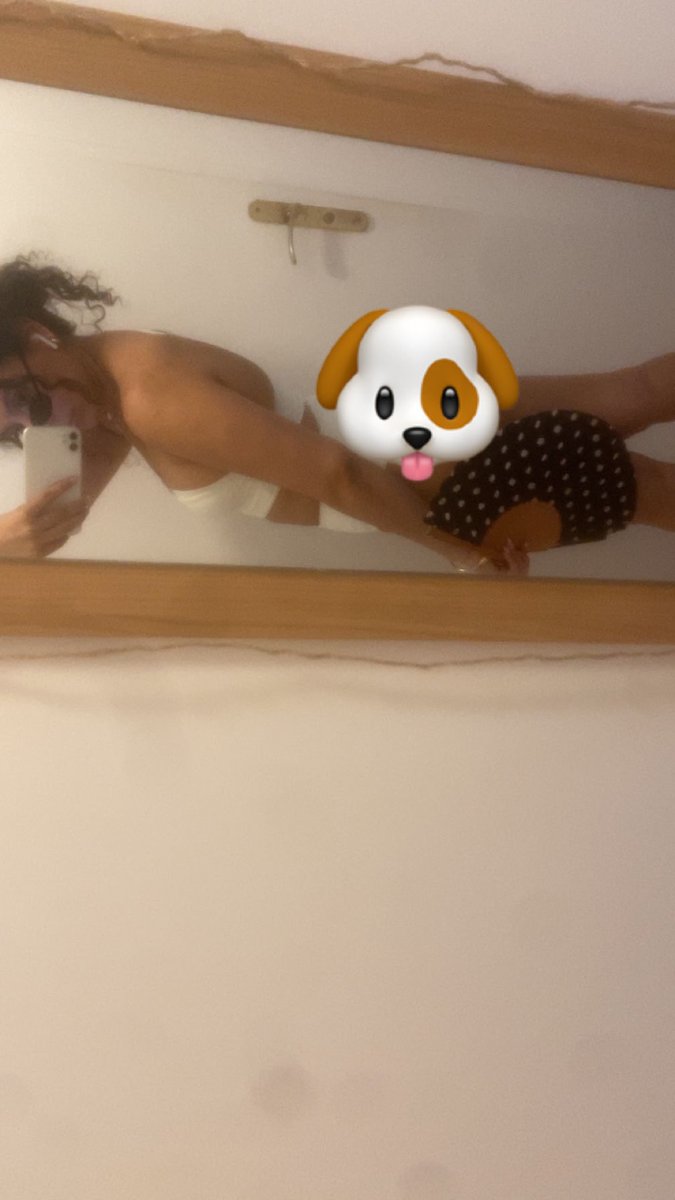 Reinedepaname's tweet photo. Nouveau maillot de bain les clebards 🐶 Frustrés de ne pas admirer la vue de derrière ? 😌😈🤭  Peut-être que les plus motivés y auront le droit #femdom #findom #soumis #domina #moneyslave #moneymiss #shopping #paris https://t.co/ZhA5dSsx3B