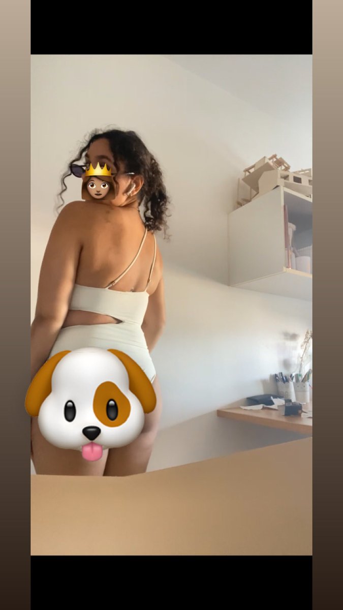 Reinedepaname's tweet photo. Nouveau maillot de bain les clebards 🐶 Frustrés de ne pas admirer la vue de derrière ? 😌😈🤭  Peut-être que les plus motivés y auront le droit #femdom #findom #soumis #domina #moneyslave #moneymiss #shopping #paris https://t.co/ZhA5dSsx3B