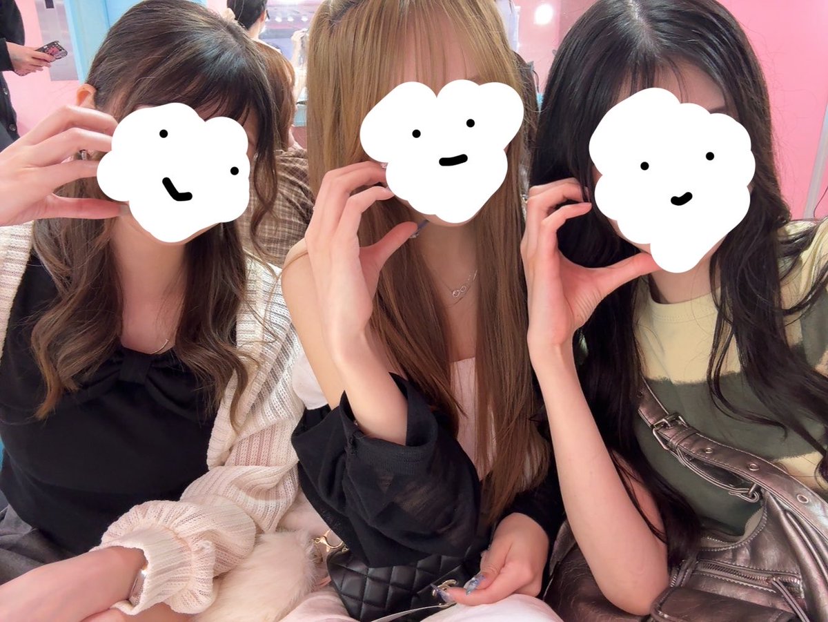 C_1xy's tweet photo. 2人ともすごく優しいめす
一緒にゲームしなくてもずっとお友達ダヨ https://t.co/Hc1bzAuJj7