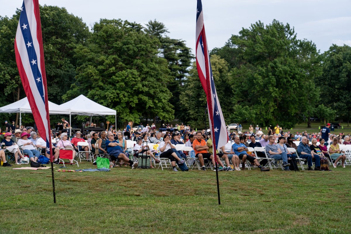 njsymphony's tweet photo. What a lovely evening for outdoor music at Branch Brook Park. Classical, Broadway, pop, Armed Forces medley, and fireworks!

Were you there to experience this moment with @njsymphony, beautifully led by Kyle Ritenauer? https://t.co/fpY9exAuCN