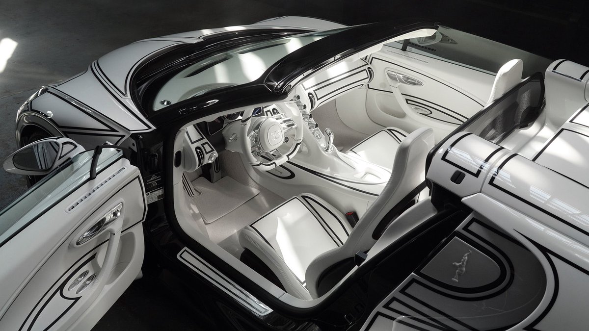 ilanlarim_com's tweet photo. Lüks spor otomobil devi Bugatti tek adet üretilen aracını tanıttı. 

W16 Mistral Blanc Eternel

Dijital hassasiyetin yüzyıllar öncesine dayanan porselen sanatıyla buluştuğu, sonsuz güzelliğin tek bir kutlaması.

KPM Berlin ile işlenmiş, el emeğiyle şekillendirilmiş ve saf beyaz ile belirgin siyah çizgilerle tanımlanmış.  

Mirasa saygı duruşu ve sona eren efsanevi W16 dönemine bir övgü.