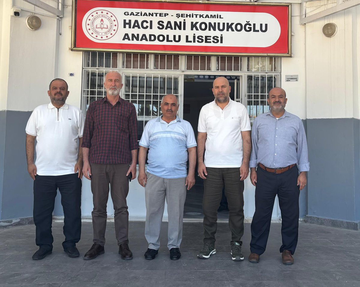 MehmetDemirEBS's tweet photo. **"Sözümüz Net, Yolumuz Gelecek!"** 

Şehitkamil ’de kıymetli okul yöneticilerimizle bir araya gelerek @aornek1 başkanımızla beraber sendikal vizyonumuzu paylaştık, geleceğe yönelik adımlarımızı tazeledik…@NurullahTekatas @merTa63440893 https://t.co/04Dad88cQa