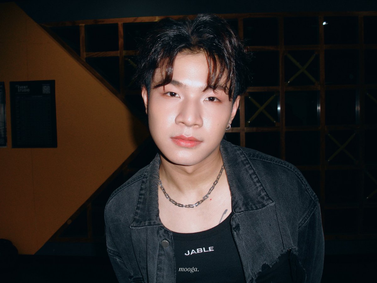 omgzn's tweet photo. 🖤

#d_bale 
#compass #compassdfj https://t.co/PlZGD2kJ8f