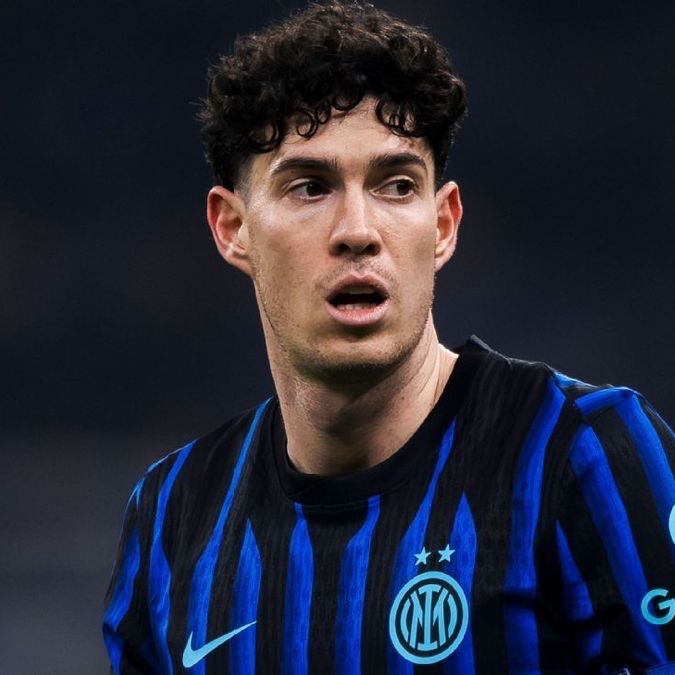 MadridXtra's tweet photo. 🚨 JUST IN: Real Madrid LIKE Alessandro Bastoni.

However, Inter have NOT received any approach from Real Madrid so far.

They are CONFIDENT of keeping him for next season, but if an official approach from Real Madrid arrives, we will see. @FabrizioRomano https://t.co/l69E1BcVB3