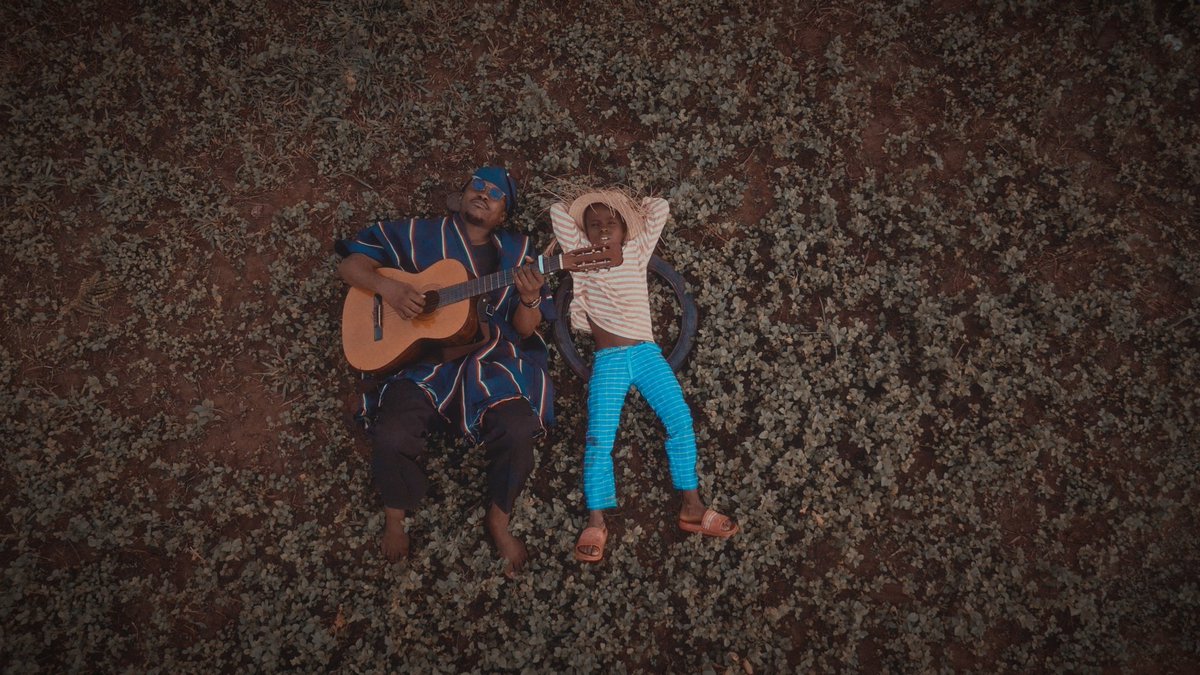 Agbutun's tweet photo. Digital copy. Physical copy. Pre-save for "NZE ENU" all on https://t.co/zLo06xe6NC https://t.co/rzqT18UJdt