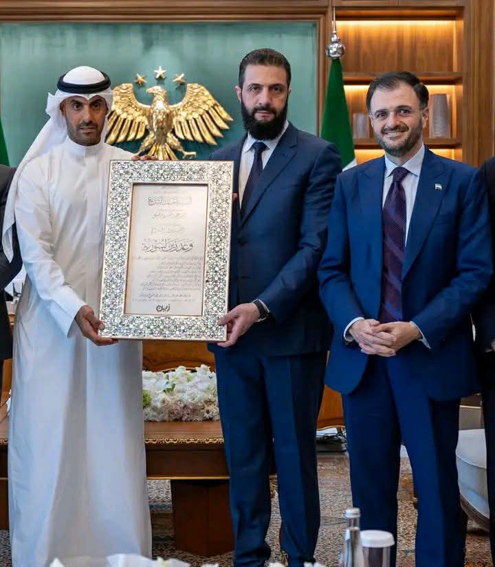 Sara_yousfii's tweet photo. 🤝 "وعد زين" للرئيس أحمد الشرع: وضع سوريا على خارطة الاقتصاد الرقمي!

أكد الرئيس التنفيذي لمجموعة زين بدر الخرافي التزام الشركة بوعودها الاستراتيجية

#وعد_زين #زين_سوريا #أحمد_الشرع https://t.co/PqIxyriIDm