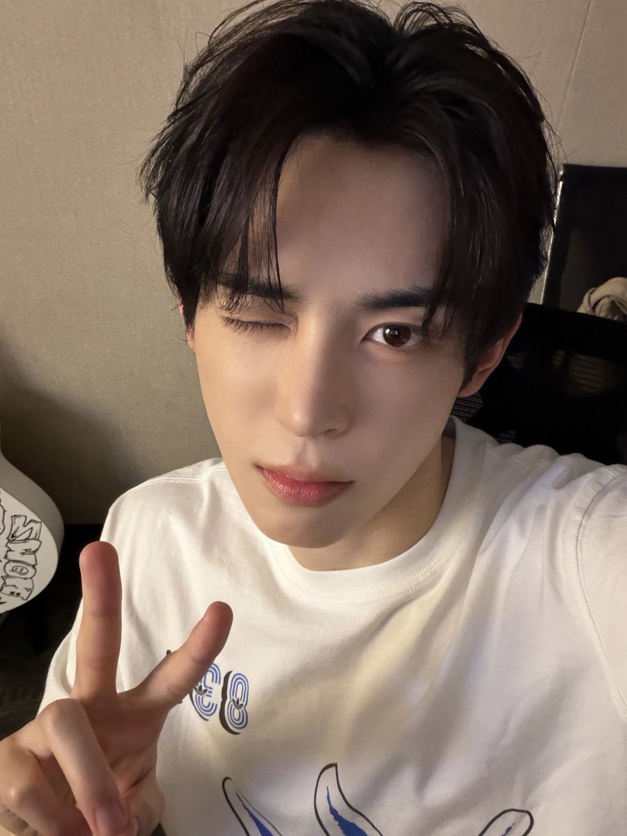 BINI_135's tweet photo. 끼앙 260701 #김현빈 진짜 잘 생겼다 아 진짜 잔다 자께예 https://t.co/1YvQRX4rqq