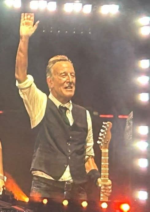 VLafora's tweet photo. @ABessai @springsteen Hi Abder. Fantastic video.
What a concert and what a night.
Happy #SpringsteenTuesday.
Come on ππβ!
π· By @PaulApp0505 #Lohad '25 https://t.co/SgenU1YeRT