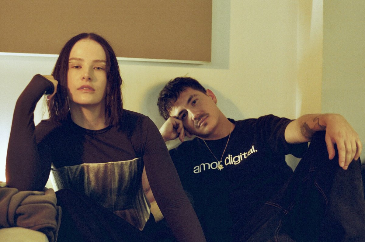 original247rock's tweet photo. Ela Minus &amp; Nick León announce collaborative EP ‘qué les pasó a mis amigos?’
https://t.co/cv4n4v7Rz6 https://t.co/OadmOOmiTk