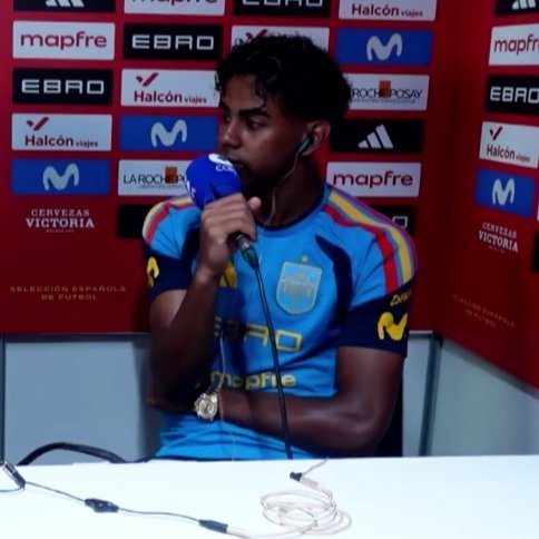 TouchlineX's tweet photo. 🚨🗣️ 𝗡𝗘𝗪: Lamine Yamal: "I don't speak with anyone from Real Madrid." https://t.co/bzg9gIme91