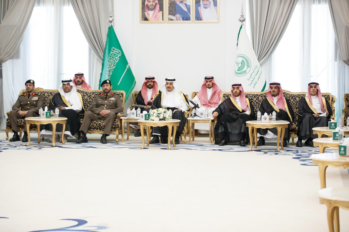 hfrmoh's tweet photo. كرّم صاحب السمو الأمير عبد الرحمن بن عبدالله بن فيصل محافظ حفر الباطن، مدير فرع وزارة الصحة بمحافظة حفر الباطن فهد بن نايف الميموني، وذلك خلال حفل تكريم شركاء النجاح في لجنة السلامة المرورية.
وجاء هذا التكريم نظير حصول لجنة السلامة المرورية بمحافظة حفر الباطن على المركز الأول في جائزة التميز للسلامة المرورية على مستوى محافظات المنطقة الشرقية، تقديرًا لجهودها في تعزيز السلامة المرورية ورفع مستوى الوعي المجتمعي.
