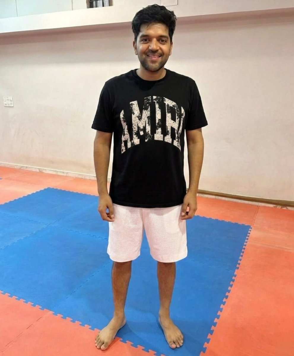 SubhLabh1991's tweet photo. Kehnde ne AMIRI vich hisaa jatt da...🤌💫💪 Hottie Randhawa Mr. G🔥✨❤️‍🔥🥵 #gururandhawa #goesglobal #amiri #guru #paris #mrunstoppable #gursharanjotsinghrandhawa #mrperfect  #gururandhawaworldwide https://t.co/SSF0s3dh5N