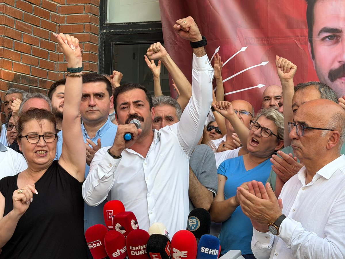 ozguresksehir26's tweet photo. Butlan Yönetiminin Kararını Tanımıyoruz!

Tüm örgütümüze, tüm hemşehrilerimize teşekkür ederiz, seçilmiş İl Başkanımız Av. Talat Yalaz’ın öncülüğünde görevimizin başında olmaya devam edeceğiz!

@avtalatyalaz https://t.co/IyoFpK840G