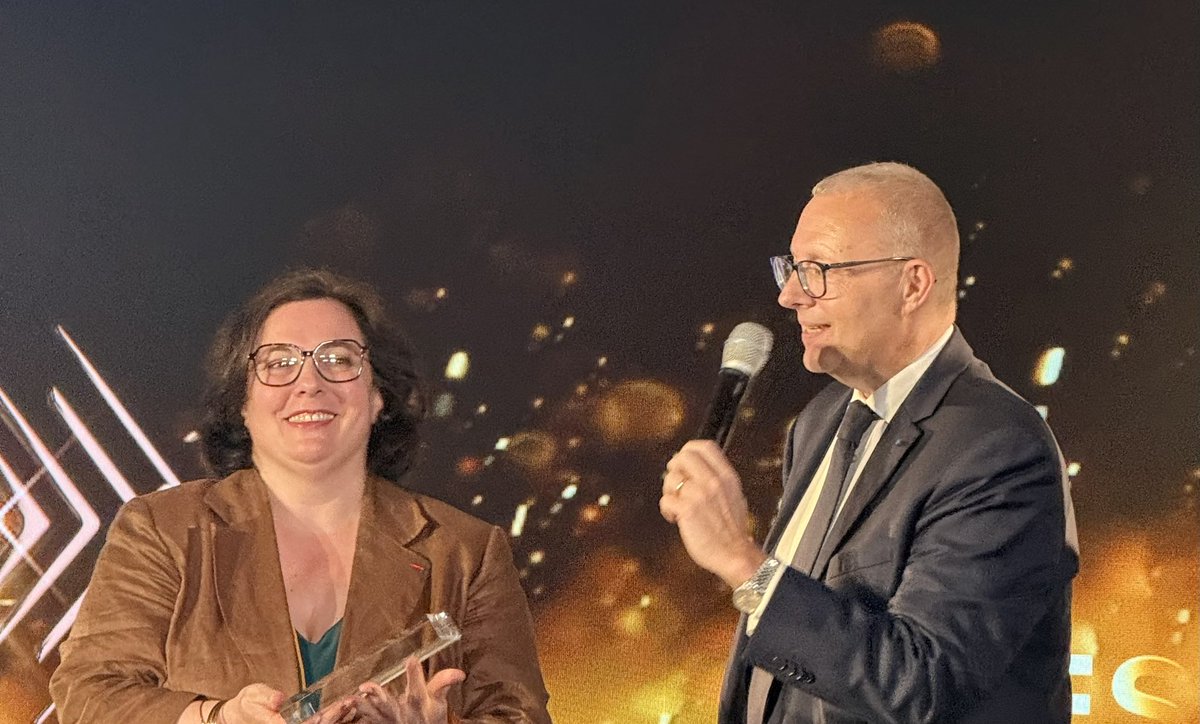 FanchonNorbert's tweet photo. 🎖️ Ce soir, c’est la prestigieuse remise des Pierres d’Or d’ Immoweek , organisée avec brio par Pascal Bonnefille 👍🏻

Le monde de l’immobilier s’est réuni pour célébrer l’excellence, la vision et l’engagement.

Félicitations à @RodolpheSaade , qui a reçu la Pierre d’Or du Jury des mains du ministre @PhilippeTabarot . 

Un hommage mérité au Président de @cmacgm qui exporte avec talent le savoir-faire français à travers le monde. 

Un moment particulièrement émouvant : le très beau discours de @MA_Jamet , maire visionnaire , pour remettre la Pierre d’Or du Développement des Territoires à Emmanuelle COSSE , une « femme d’exception » dont l’engagement en faveur du Logement pour tous et la vision forcent le respect.
#PO2026