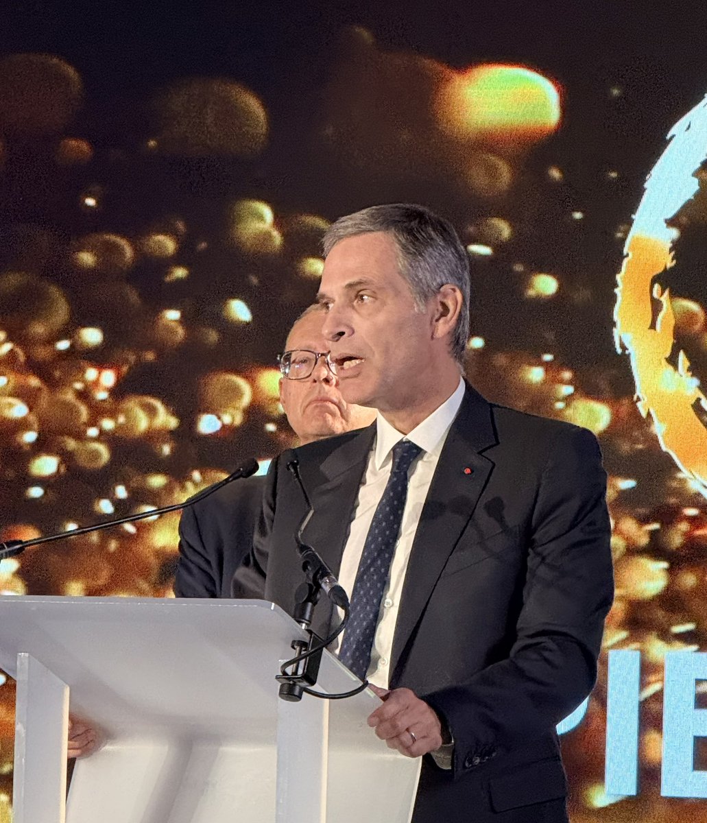 FanchonNorbert's tweet photo. 🎖️ Ce soir, c’est la prestigieuse remise des Pierres d’Or d’ Immoweek , organisée avec brio par Pascal Bonnefille 👍🏻

Le monde de l’immobilier s’est réuni pour célébrer l’excellence, la vision et l’engagement.

Félicitations à @RodolpheSaade , qui a reçu la Pierre d’Or du Jury des mains du ministre @PhilippeTabarot . 

Un hommage mérité au Président de @cmacgm qui exporte avec talent le savoir-faire français à travers le monde. 

Un moment particulièrement émouvant : le très beau discours de @MA_Jamet , maire visionnaire , pour remettre la Pierre d’Or du Développement des Territoires à Emmanuelle COSSE , une « femme d’exception » dont l’engagement en faveur du Logement pour tous et la vision forcent le respect.
#PO2026